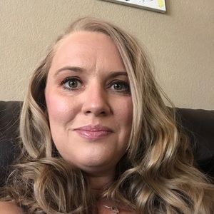 Meet your Posher, Laurel
